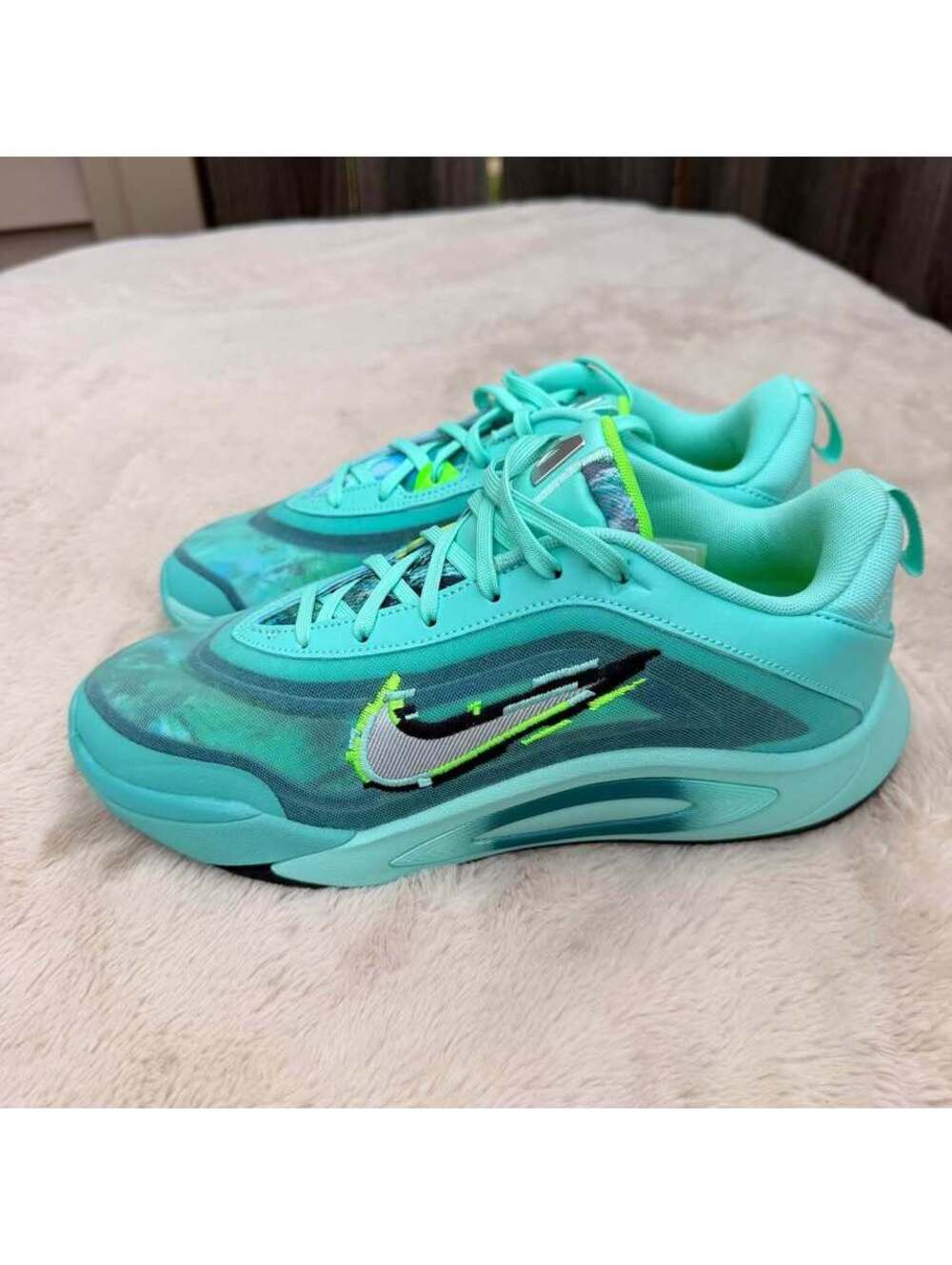 New Nike A'One KC Boys' Grade School Size 5 Y